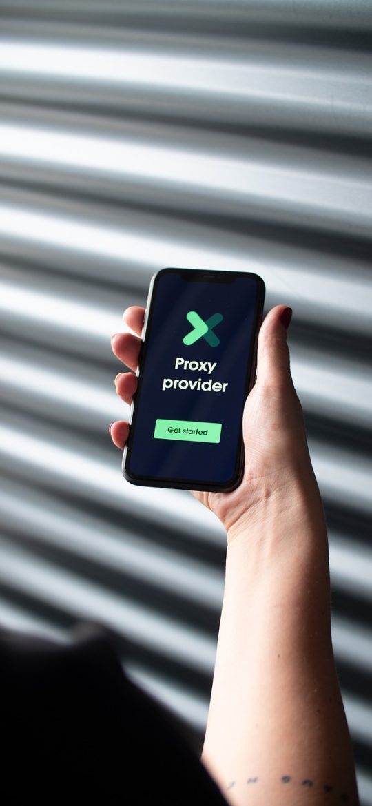 黄豆魔改短剧在线观看 App 选集列表界面，网格状排列的剧集缩略图与集数编号，已看过的集数呈灰色标记
